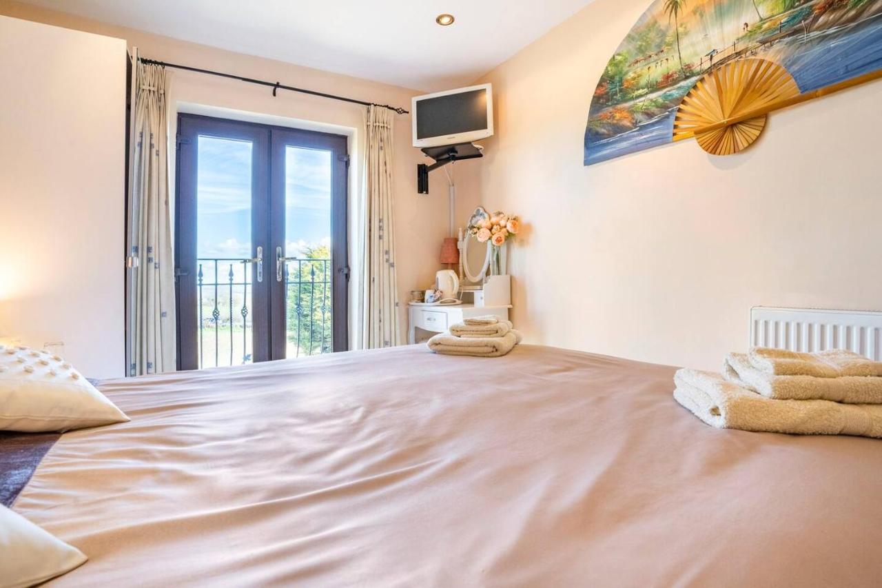 Willow Ridge - A Large Country House With 3 Rental Rooms Clutton Экстерьер фото
