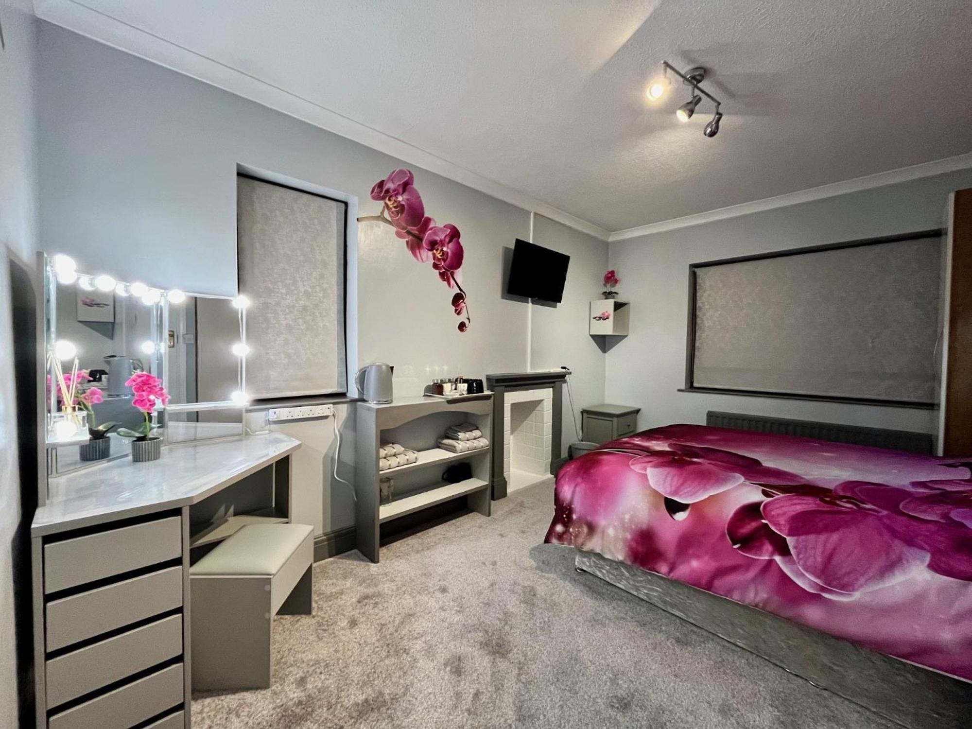 Willow Ridge - A Large Country House With 3 Rental Rooms Clutton Экстерьер фото