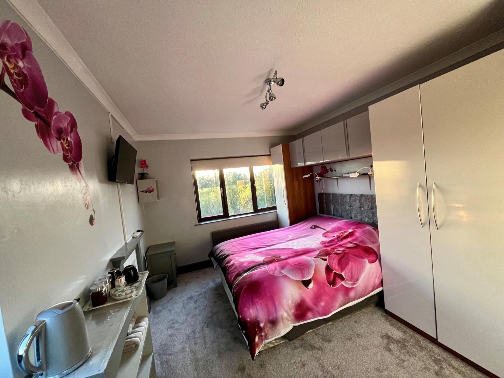Willow Ridge - A Large Country House With 3 Rental Rooms Clutton Экстерьер фото